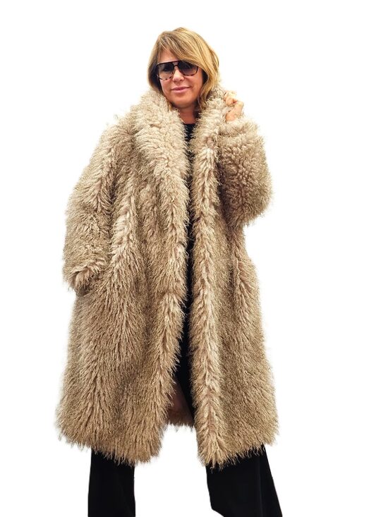 Mākslīgās kažokādas mētelis /bēšs